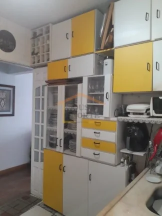 Imagem Apartamento com 95m² de área útil, com piso de madeira que traz aconchego para as salas e seus 3 ...