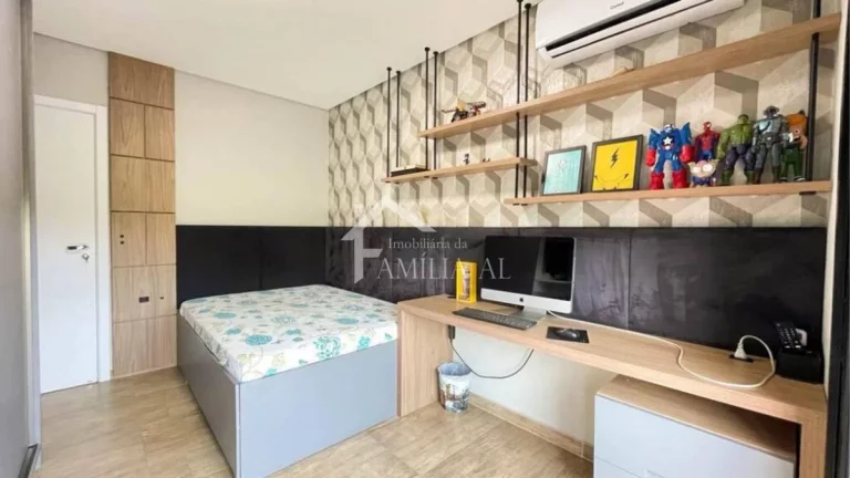 Imagem CASA (SOBRADO) COM 250 M² NO BAIRRO ESPINHEIROS