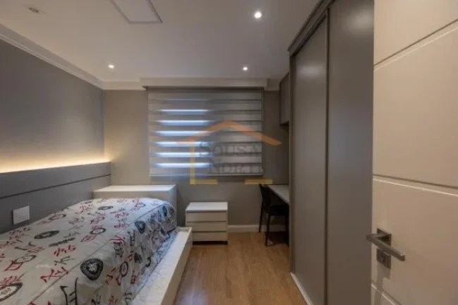 Imagem Apartamento 80m², totalmente reformado, porteira fechada, 2 dormitórios, sendo 1 suíte com banhei...
