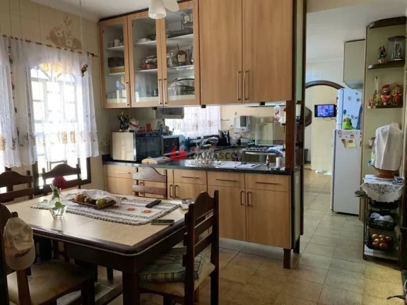 Imagem Sobrado à venda 4 Quartos, 3 Suites, 4 Vagas, 380M², Barcelona, São Caetano do Sul - SP