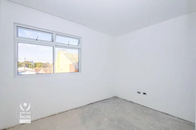 Imagem Sobrado em Condomínio Fechado à venda no Bairro Alto. 3 Quartos, Suíte, terraço com churrasqueira e 2 Vagas de garagem