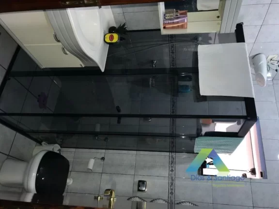 Imagem Santo André Sobrado 210M², 3 dormitórios 1 suíte, espaço gourmet, 8 vagas com ótima localização e valor !!!
