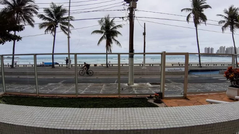 Imagem Pitangueiras - 02 dormitórios - Frente ao mar.