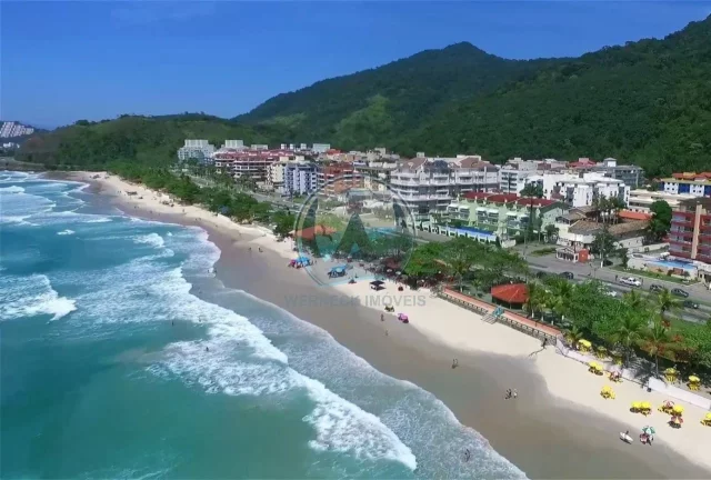 Imagem Casa em Condomínio à Venda em Ubatuba-SP, Praia Grande: 1 Quarto, 1 Suíte, 1 Sala, 1 Banheiro, 70m² de Área!