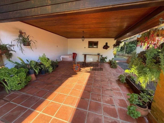 Imagem Casa com 4 dormitórios à venda, 267 m² por R$ 1.500.000,00 - Jd do Embaixador - Campos do Jordão/SP