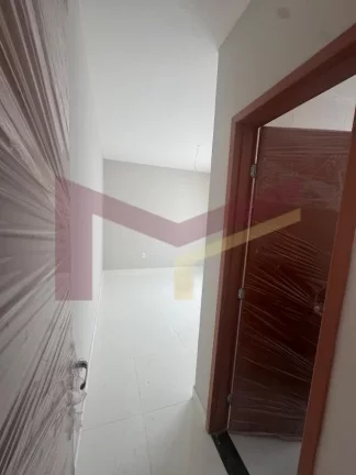 Imagem Casa 2/4 sendo uma suite no Jardim dos Girrassois