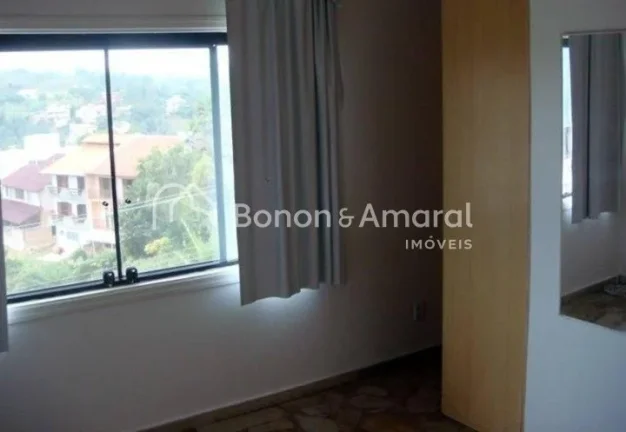 Imagem Casa com vista privilegiada, com 3 quartos, sendo 2 suítes com varanda, banheiros com blindex, sót...