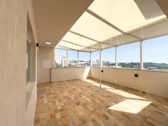Imagem Com reforma recente e projeto que valoriza amplitude, iluminação e conforto, esta cobertura duplex...
