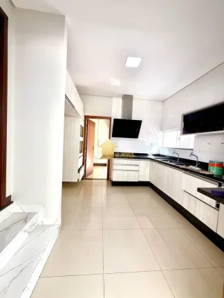 Imagem Sobrado 4 Suítes Condomínio Belvedere Cuiabá 1