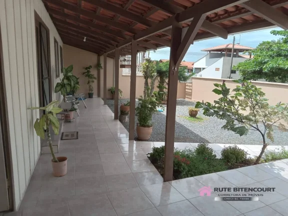 Imagem Casa Mista Próxima da Praia- Salinas- Balneário Barra do Sul /SC