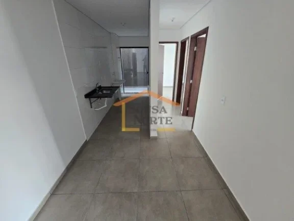 Imagem Apartamento com 42,28m², 2 dormitórios, banheiro, sala com varanda, cozinha e área de serviço. O...
