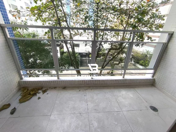 Imagem PITANGUEIRAS- UMA QUADRA DO MAR , LOCALIZAÇÃO ESPETACULAR , GARAGEM NO PRÉDIO.