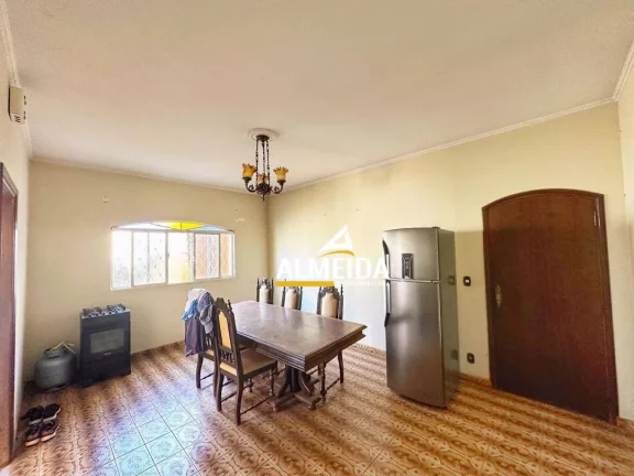 Imagem Casa com 3 dormitórios à venda, 200 m² por R$ 500.000,00 - Centro - Santa Gertrudes/SP