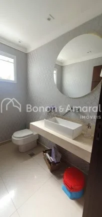 Imagem Lindo e confortável sobrado, com projeto moderno. A residência possui piso térreo com Hall de ent...