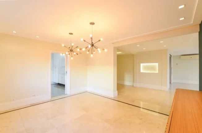 Imagem Apartamento 301M², 4Q, 4 Suítes, 4 Banheiros, 4 Vagas, Lavabo, Varanda, Academia, Piscina, Salão de Festas e Jogos, Playground, Banheira, Split.