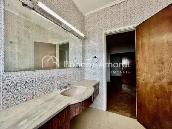 Imagem Casa com 5 dormitórios, sendo 3 suítes, e projetada com acessibilidade para deficientes (PcD). O i...