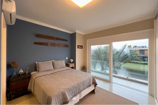 Imagem Casa de condomínio à venda em Xangri-Lá, Centro, com 4 quartos, 368m²