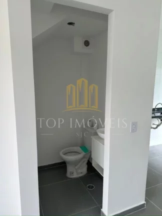 Imagem Excelente Oportunidade! Sobrado com 2 dormitórios em condomínio fechado.