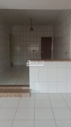 Imagem Casa à venda em Uberaba - 3 dormitórios, suíte, garagem e varanda!