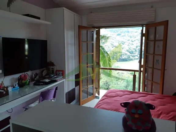 Imagem Linda Casa em Condomínio Fechado – Clube da Montanha, Atibaia