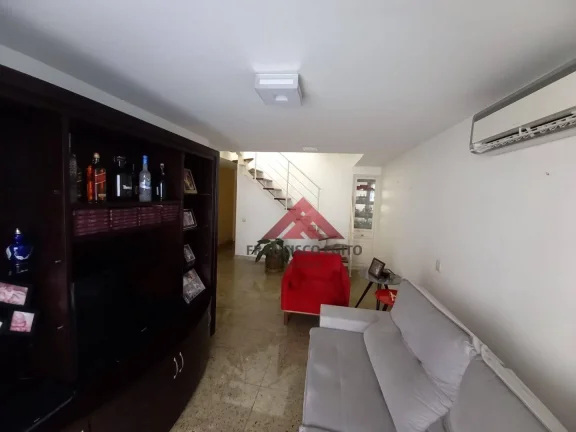 Imagem Cobertura com 3 dormitórios e Piscina e sauna. à venda, 341 m² - Icaraí - Niterói/RJ