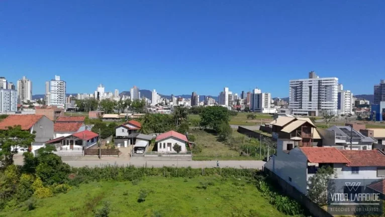 Imagem Terreno Amplo ao Lado da Arena Multiuso