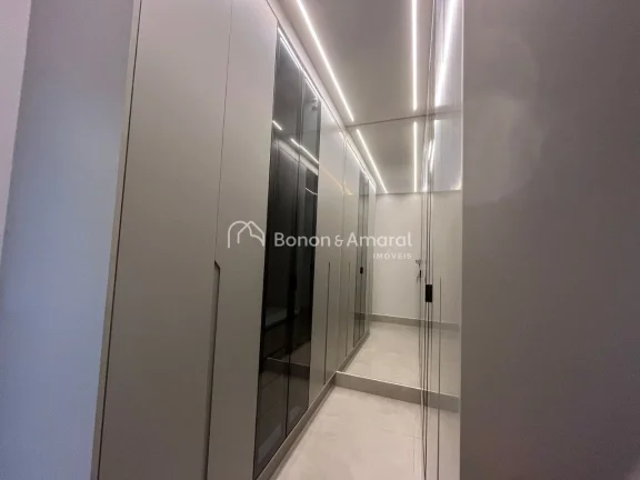 Imagem Maravilhosa casa térrea, acabamento de primeira, com 4 suítes todas com armários e ar condicionad...