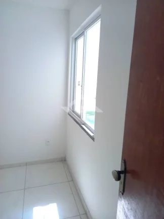 Imagem Casa na pedra de guaratiba com sala e 2 quartos, quintal e garagem