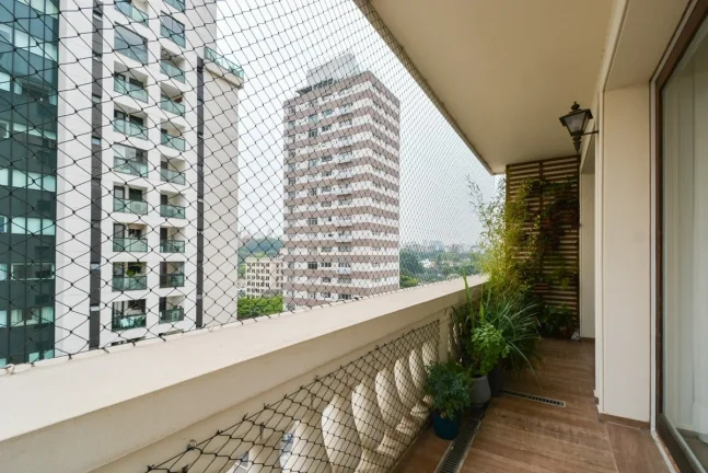 Imagem Apartamento Reformado Pinheiros - 246M², 4 Dorms, 4 Suítes, 4 Vagas Demarcadas, Hidromassagem, Piscina, Despensa, Salão de Festas.