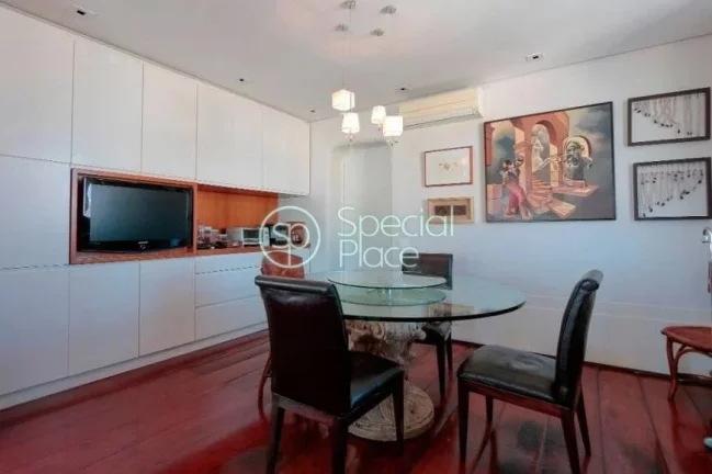 Imagem Cobertura maravilhosa com 600m², 04 dormitórios - sendo 02 suítes e seis vagas. Vista incrível.