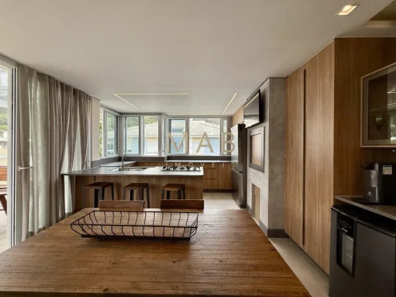 Imagem Cobertura de luxo à venda em Florianópolis-SC, bairro Ingleses do Rio Vermelho: 3 quartos sendo 1 suíte, bwc social, vaga dupla de garagem, 183,77m².