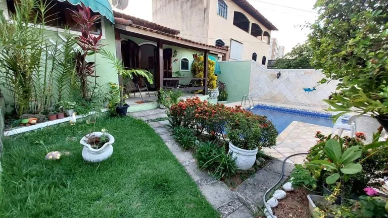 Imagem Casa de condomínio à venda em São Gonçalo, Centro, com 3 quartos, 240m2