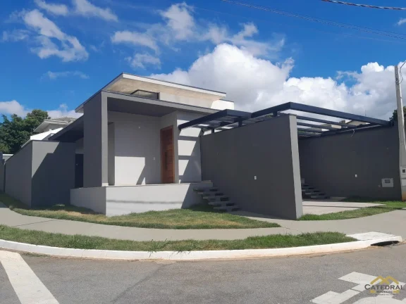 Imagem Casa térrea de esquina a venda no condomínio Villa Verde em Jundiaí.