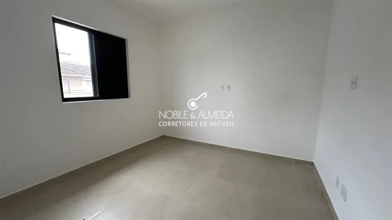 Imagem Fino acabamento, piscina e 2 vagas de garagem privativas.