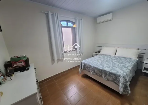 Imagem Casa à venda em Guarujá-SP na Vila Luis Antônio com 3 quartos, 1 suíte, 3 vagas de garagem e 160m² de área.