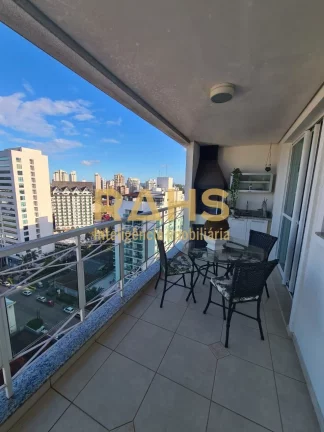 Imagem Apartamento em região Privilegiada, com sacada e vista livre para cidade. Possui 138m² de área pr...