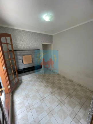 Imagem Casa com piscina à 800 metros da Praia de Itanhaém