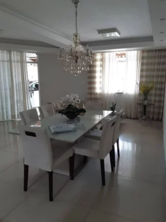 Imagem Casa no Residencial Parque dos Coqueiros - Amplos 3/4, Suíte, 324m² e 4 Vagas!
