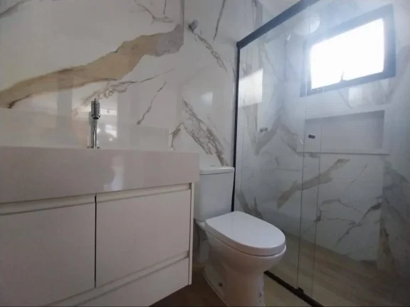 Imagem Casa Nova com fino acabamento com armários!!!