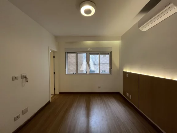 Imagem Apartamento com 03 dormitórios na quadra da praia à venda no Gonzaga - Santos/SP