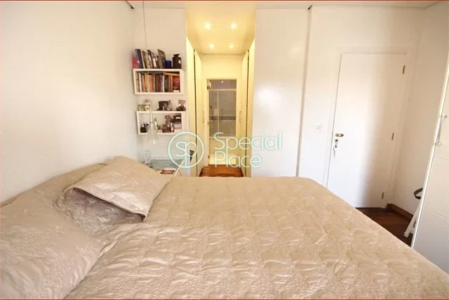 Imagem Casa de Condomínio no alto da boa vista com 4 dormitórios, sendo duas suítes, 4 vagas de garagem,...