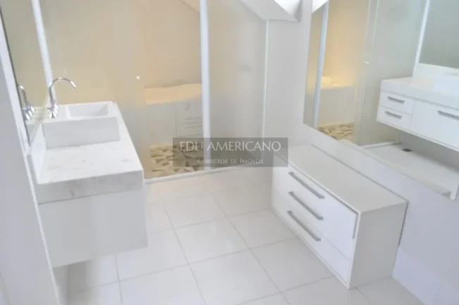Imagem VILA GIGLIO. CASA CLÁSSICA EM BAIRRO NOBRE.