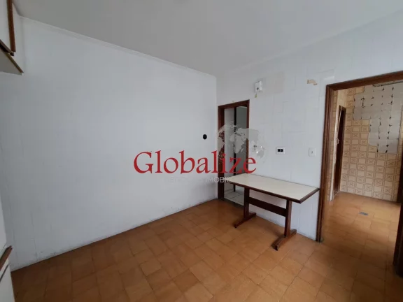 Imagem More na Pompéia, pertinho do mar são 3 dormitórios, dependência completa, com elevador e vaga por R$ 690.000,00