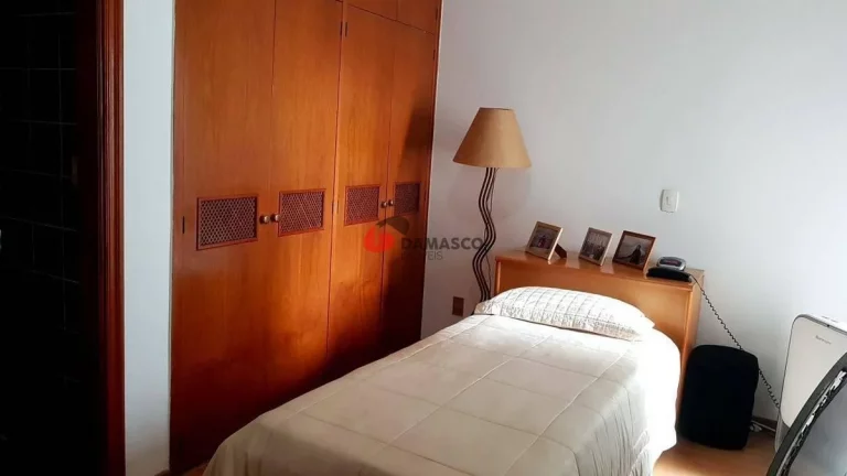 Imagem Sobrado à venda 3 Quartos, 3 Suites, 5 Vagas, 326M², Santa Maria, Santo André - SP