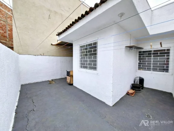 Imagem Casa de 03 Dormitórios para Locação no Bairro Gralha Azul em Fazenda Rio Grande