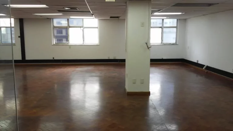 Imagem Conjunto comercial na República junto ao metrô