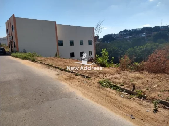 Imagem Terreno de 605m² em São Conrado, Cariacica. Excelente localização para construção ou investimento. Não perca esta oportunidade! Contate-nos!