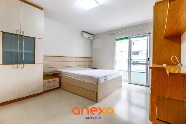 Imagem Apartamento com 3 dormitórios no bairro Vila Nova para locação.