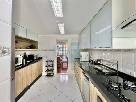 Imagem Casa em Condomínio a Venda no bairro Granja Viana - Cotia, SP