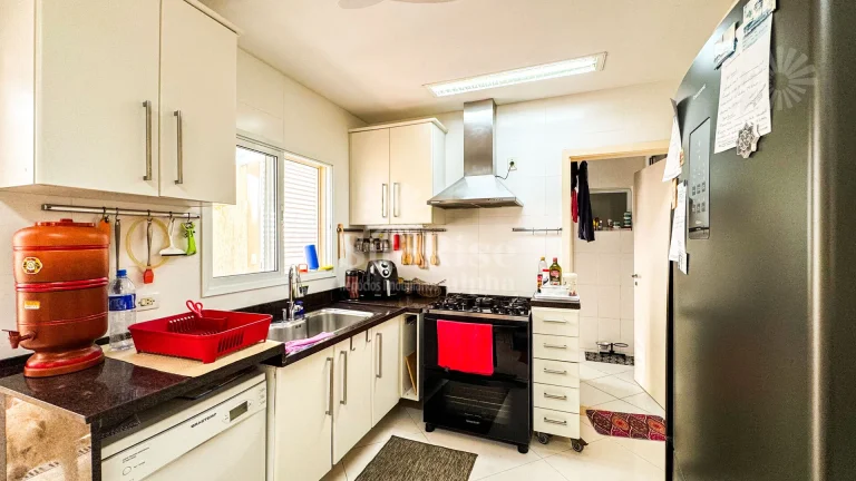 Imagem Casa de esquina com 240m² - 4 quartos - 2 suítes | Tamboré 7 - R$2.799.000 | Alphaville